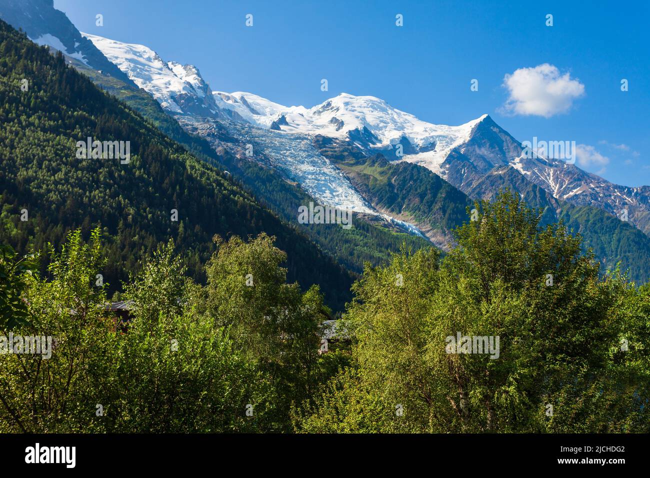 Mont Blanc oder Monte Bianco Bedeutung Weißen Berg ist der höchste Berg in den Alpen und in Europa, zwischen Frankreich und Italien Stockfoto