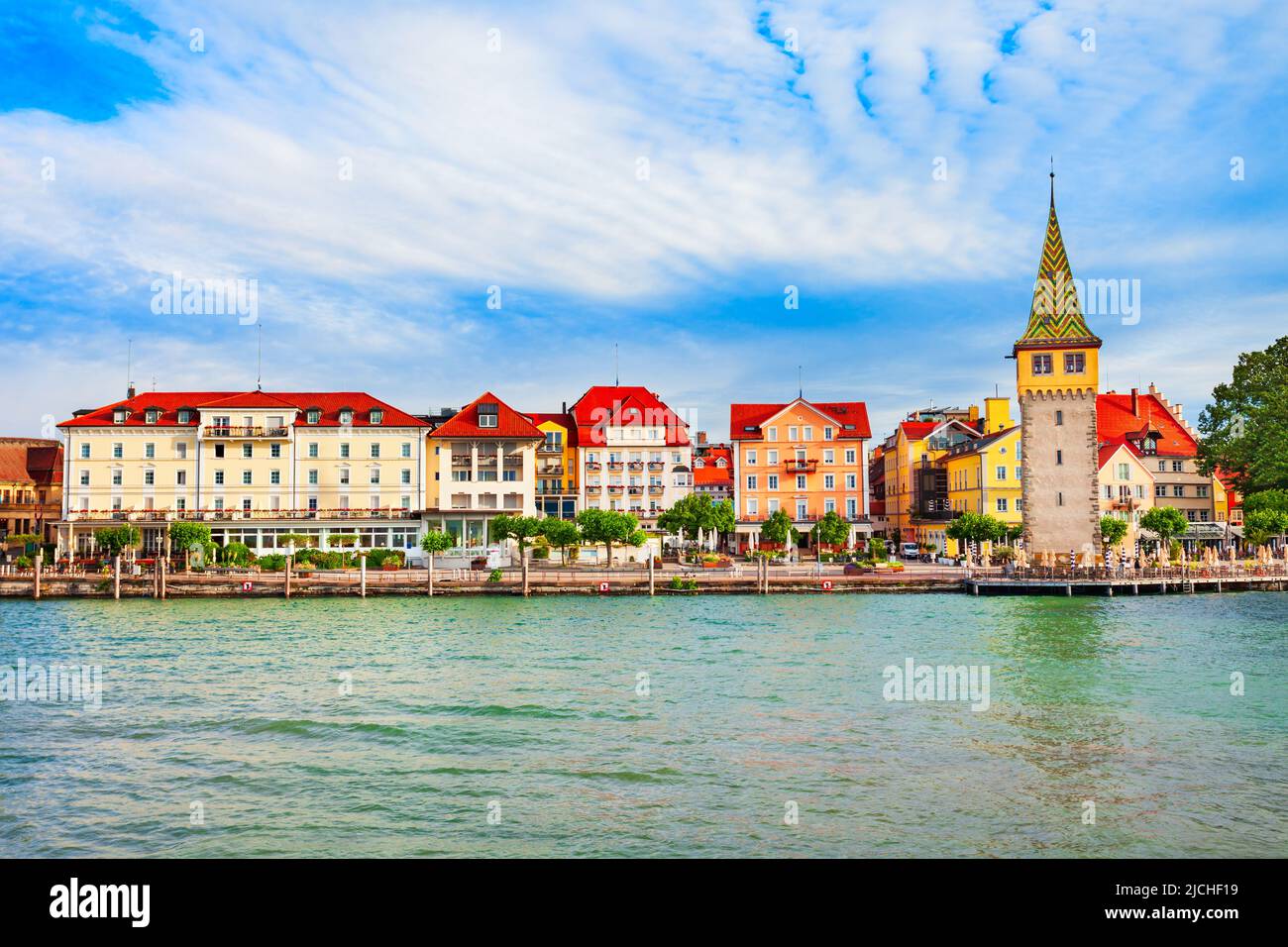 Lindau Altstadt und Hafen. Lindau ist eine große Stadt und Insel am Bodensee oder Bodensee in Bayern, Deutschland. Stockfoto