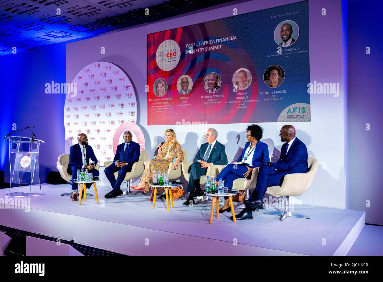 Königin Maxima der Niederlande im Ministerium für Wirtschaft und Finanzen in Abidjan, am 13 2. Juni 2022, anlässlich eines 1.-tägigen Besuchs in der Elfenbeinküste in ihrer Eigenschaft als Generalsekretärin der Vereinten Nationen, Sonderanwältin für Inclusive Finance for Development (UNSGSA) Foto: Albert Nieboer/Niederlande OUT/Point de Vue OUT Stockfoto