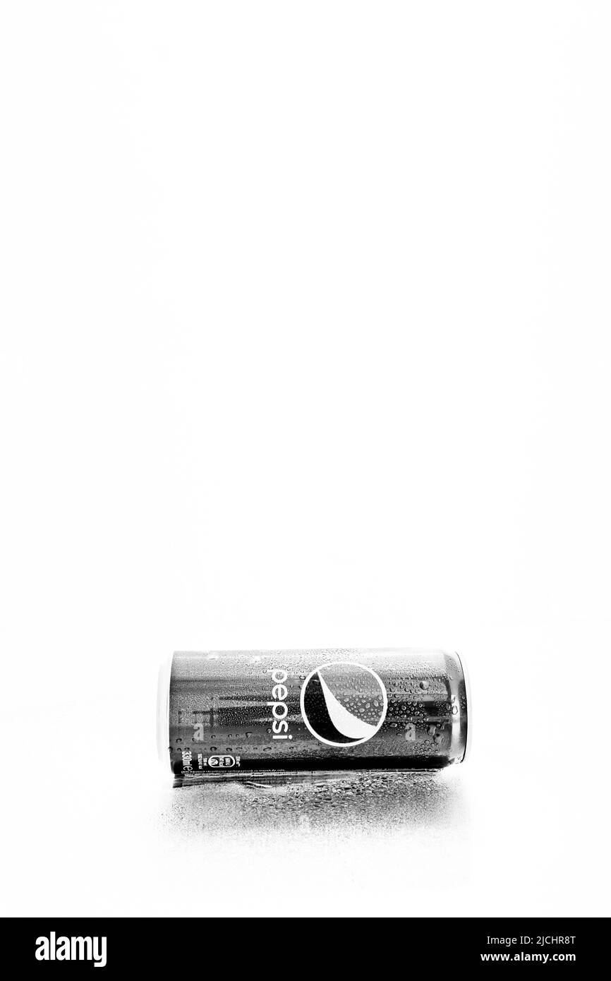 Klassische Pepsi-Dose. Pepsi-Softdrink. Bukarest, Rumänien, 2022 Stockfoto