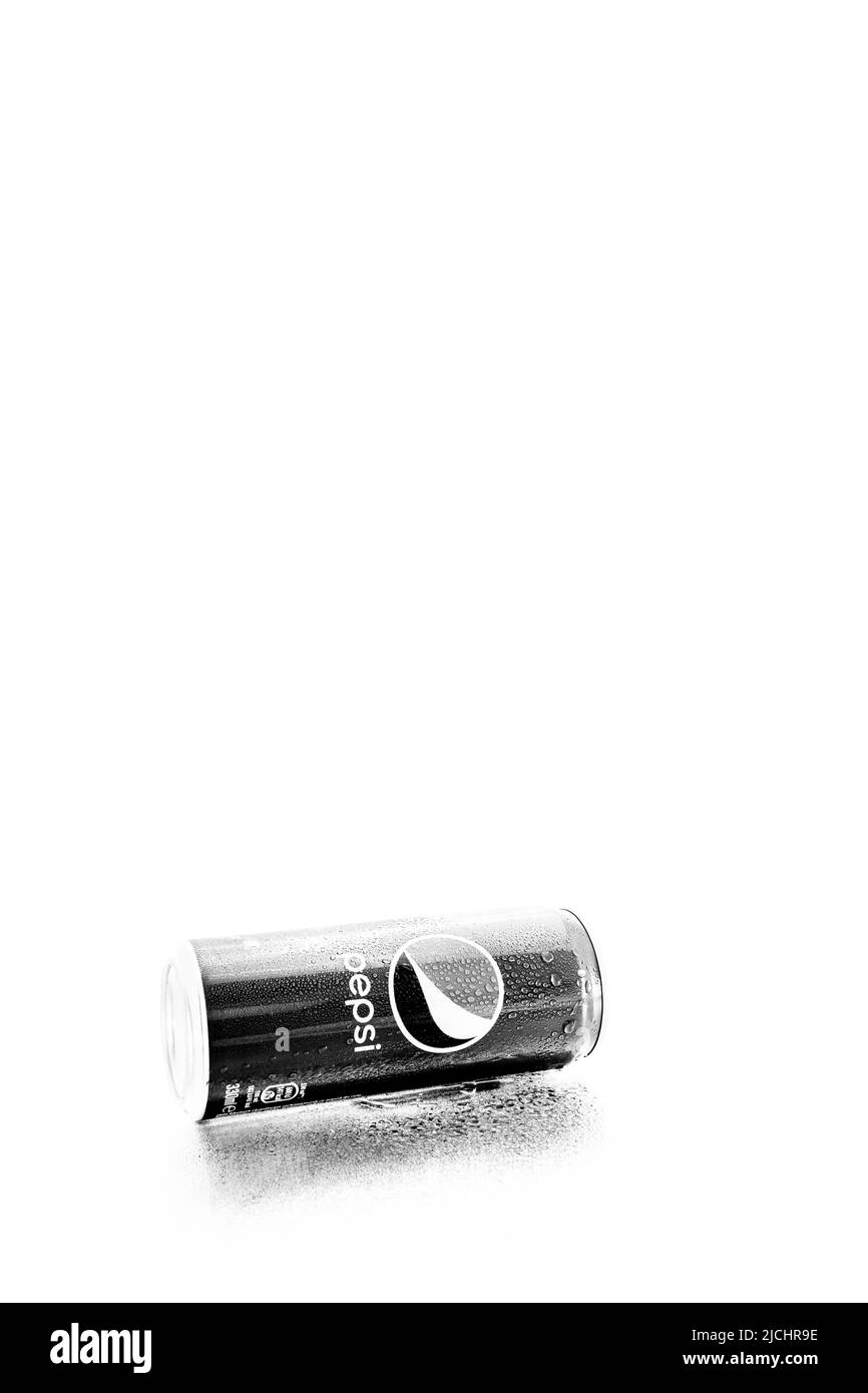 Klassische Pepsi-Dose. Pepsi-Softdrink. Bukarest, Rumänien, 2022 Stockfoto