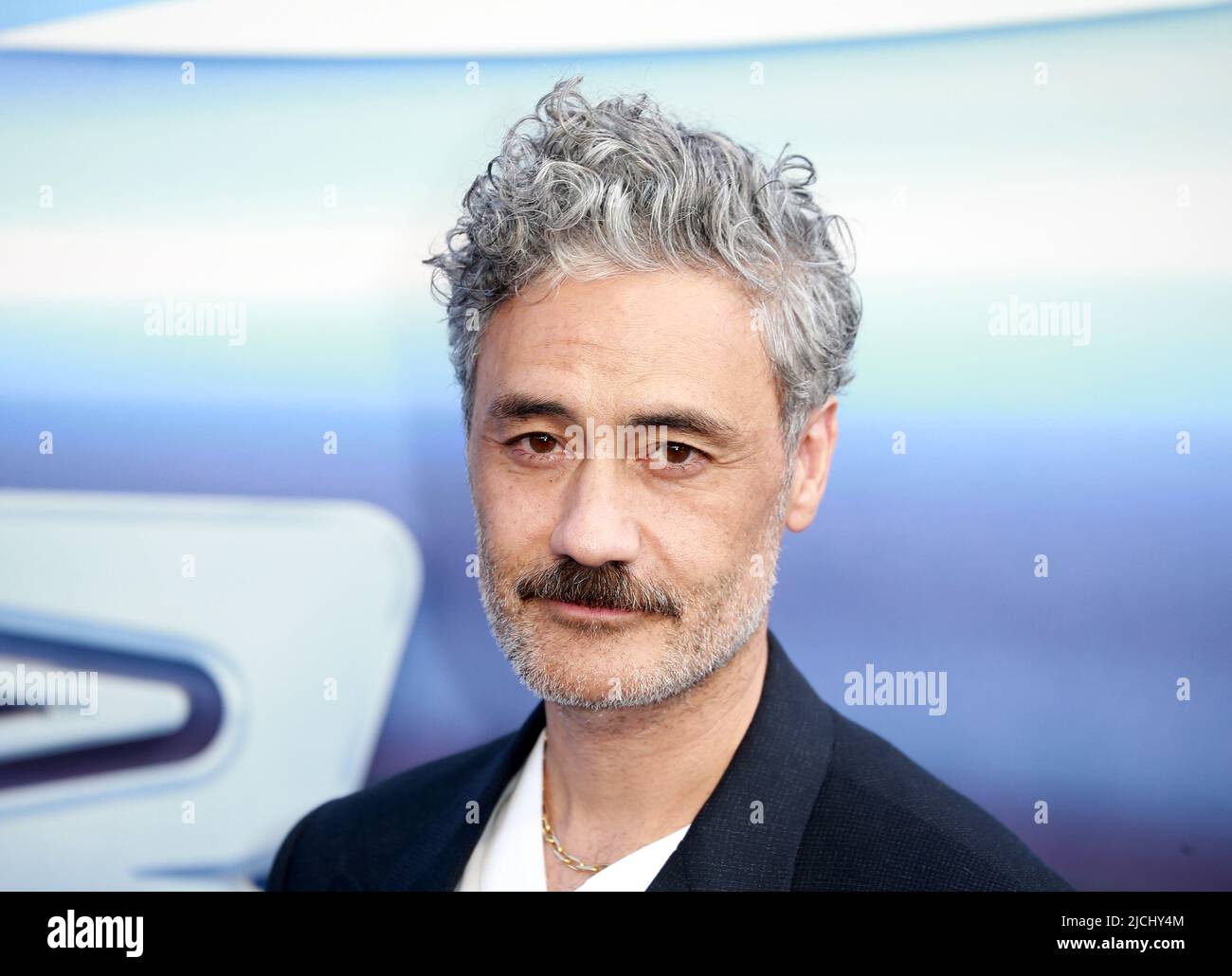 Taika Waititi nimmt an der Lightyear UK Premiere auf dem Cineworld Leicester Square am 13. Juni 2022 in London, England, Teil. Stockfoto