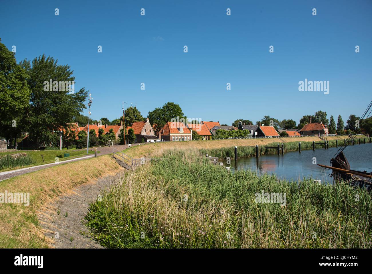 Enkhuizen, Niederlande, Juni 2022. Die traditionellen Fischerhäuser im Zuiderzee Museum in Enkhuizen. Hochwertige Fotos Stockfoto