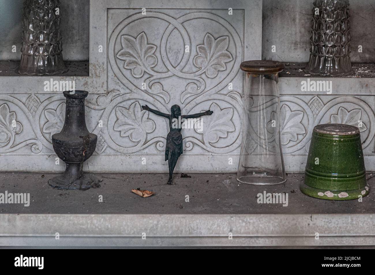 Details zum Inneren des Friedhofs von Montmartre. Paris, Frankreich. 05/2009 Stockfoto