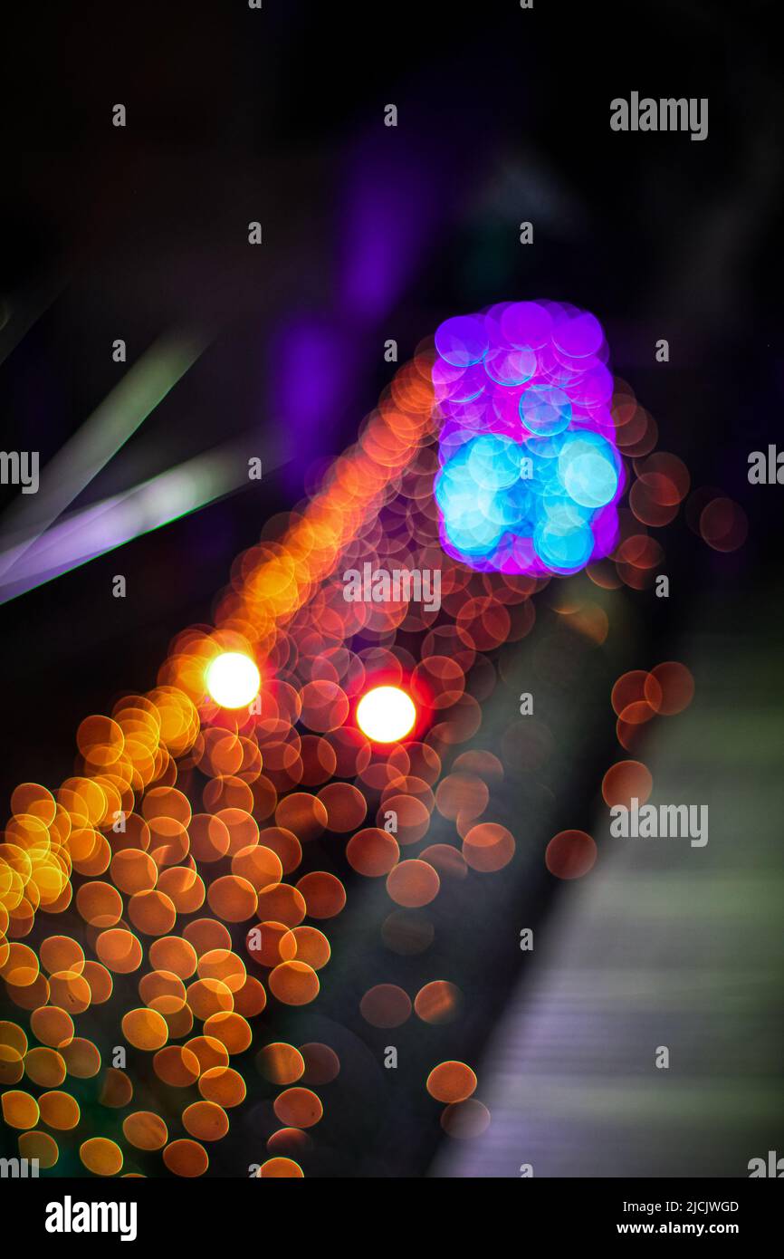 Die leuchtenden Lichter auf der Straße. Stockfoto