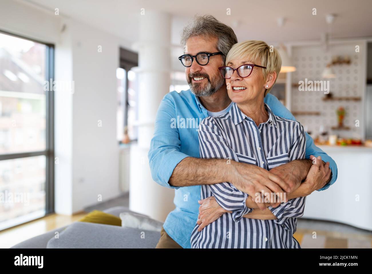 Porträt eines glücklichen älteren Paares in der Liebe verbringen Zeit zusammen Zu Hause Stockfoto