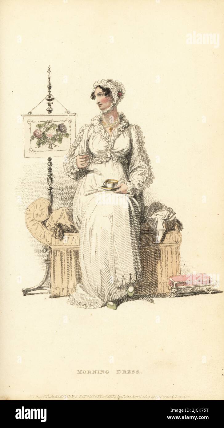 Modische Regency Frau trinkt Tee neben einem Bildschirm. In einem Musselin-Kleid aus Jaconot, Jacke von Rochelle spencer, Kragen mit doppeltem Fächerkragen, Bourdeaux Mob-Mütze, Gold- und Perlenkette. Entworfen von Mrs Elizabeth Gill von der Cork Street, Burlington Gardens. Vol. 11, Plate 25, 1. April 1814. Handkolorierter Kupferstich von Thomas Uwins aus Rudolph Ackermanns Repository of Arts, Strand, London. Stockfoto