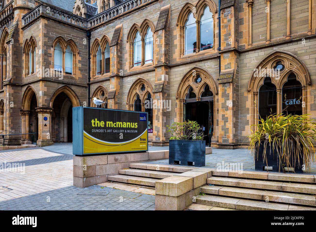 Die McManus Art Gallery & Museum Dundee - Architekt George Gilbert Scott, eröffnet als Albert Institute 1867, renoviert 2010 als McManus. Stockfoto