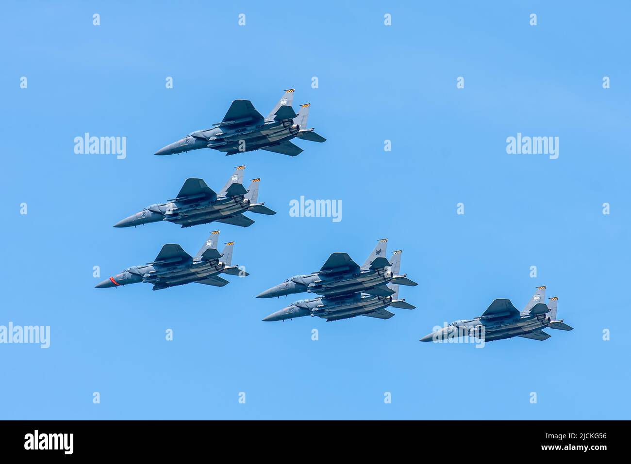 singapur, Singapur - 11. Aug 2018: HE F-15SG ist ein Allwetter-Kämpfer mit mehreren Rollen. Ausgestattet mit den neuesten technologischen Upgrades, ist es einer der Th Stockfoto