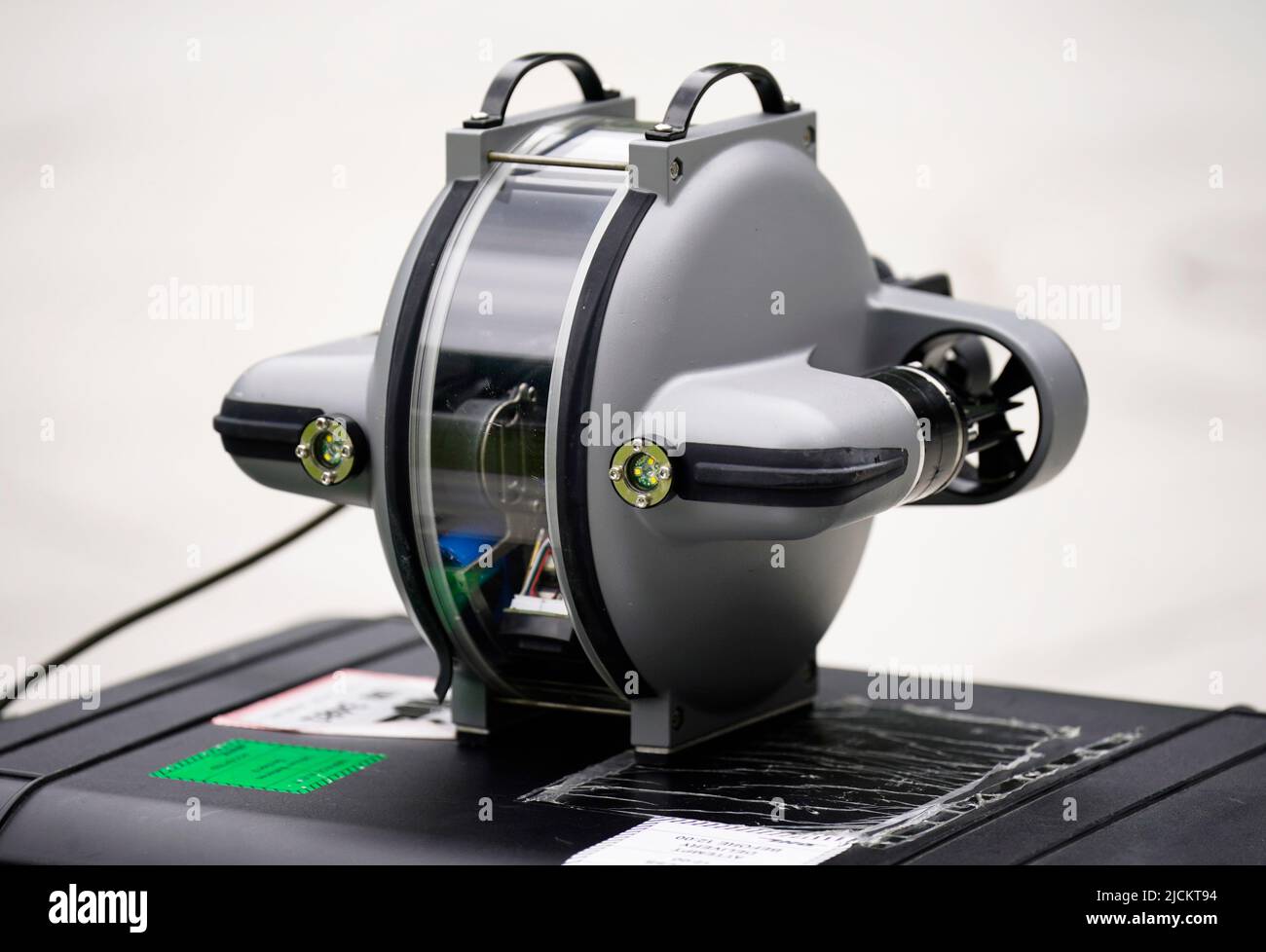 Eine Deep Trekker DTG3-Unterwasserdrohne mit Survelance-Technologie wurde bei einer Drohnentechnologie-Demonstration in den Dublin City Council-Büros in Dublin ausgestellt. Bilddatum: Dienstag, 14. Juni 2022. Stockfoto