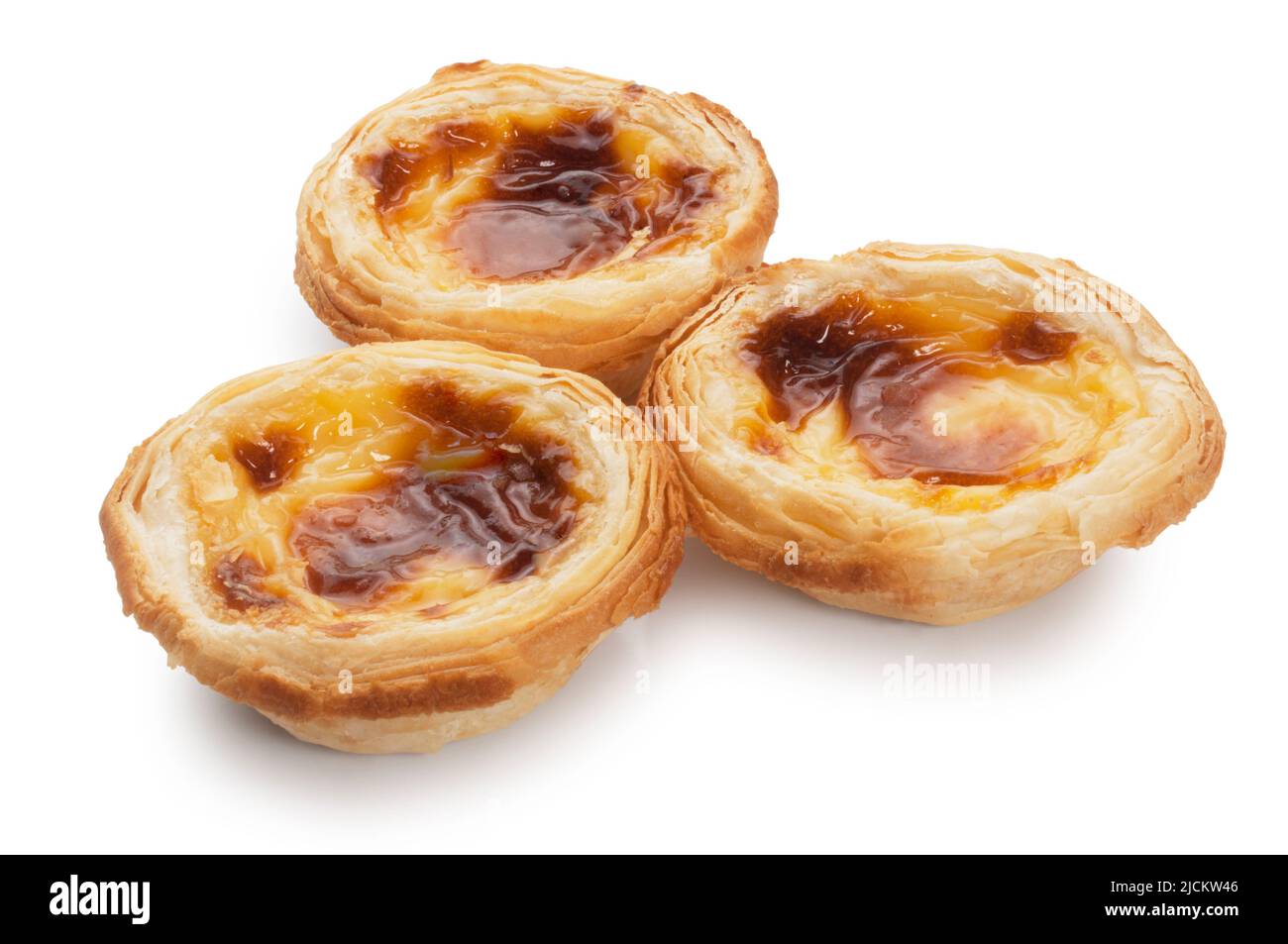 Studioaufnahme von einzelnen Pustentartes, die vor weißem Hintergrund ausgeschnitten wurden - John Gollop Stockfoto