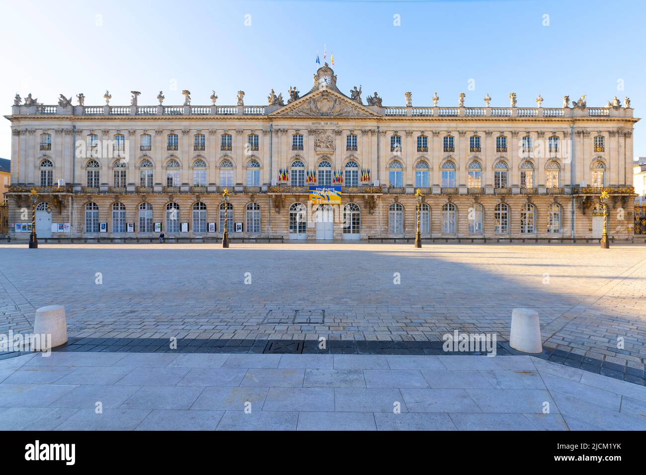 Das Rathaus (Hôtel de Ville) von Nancy. Place Stanislas ist ein großer Platz in der Stadt Nancy, in der historischen Region Lothringen. Frankreich. Erbaut 1752-17 Stockfoto