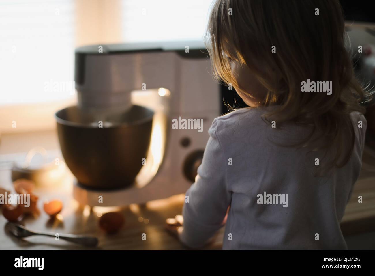 Gemütliches backen zu hause Fotos und Bildmaterial in hoher Auflösung Alamy