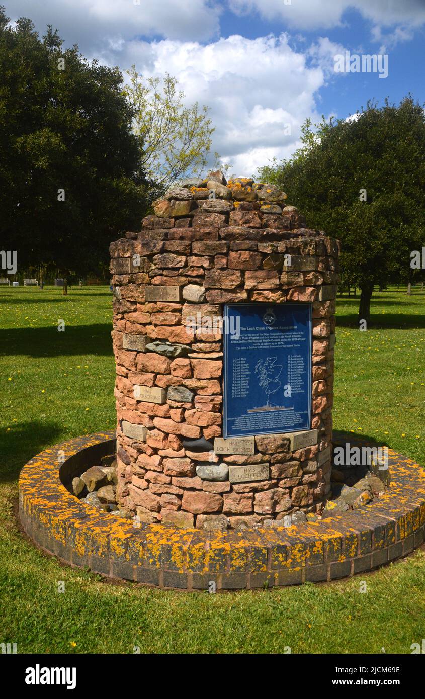 Stone Loch Class Fregatten Association Memorial Cairn im National Memorial Arboretum, Airewas in der Nähe von Lichfield, Staffordshire, England, Großbritannien Stockfoto