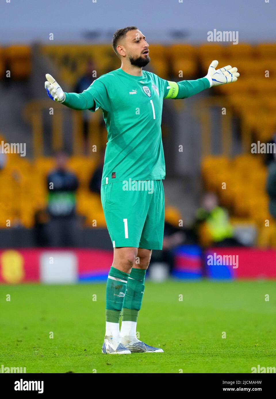 Italiens Torwart Gianluigi Donnarumma während des Spiels der UEFA Nations League im Molineux Stadium, Wolverhampton. Bilddatum: Samstag, 11. Juni 2022. Stockfoto