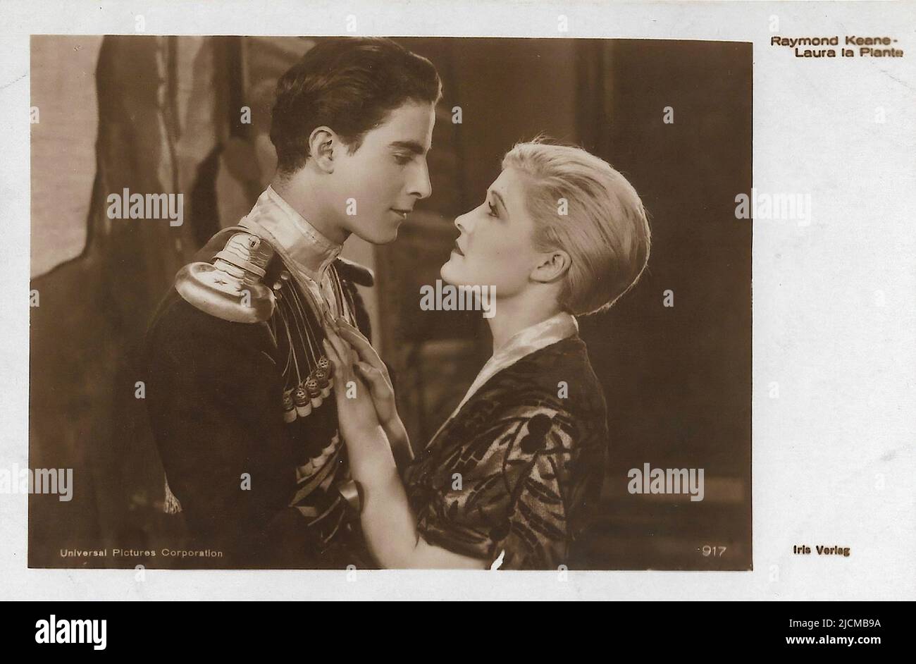 Porträt von Raymond Keane und Laura La Plante in der Mitternachtssonne (1926) - Stille Hollywood-Ära Stockfoto