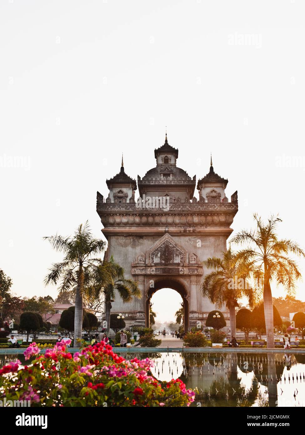 Sonnenuntergang am Patuxai (Victory Gate), Vientiane, Laos P.D.R. Stockfoto