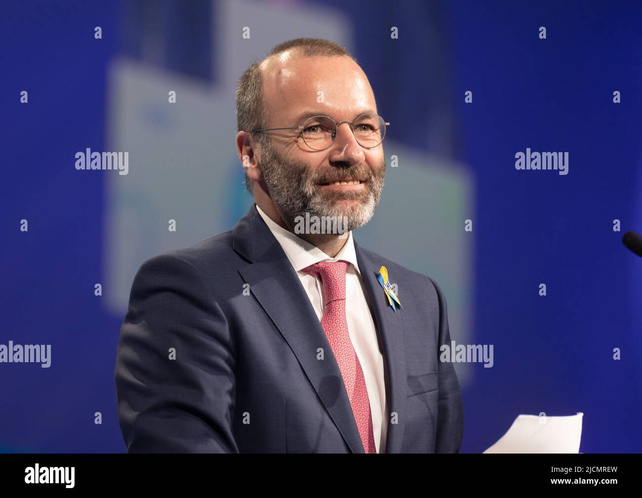 Manfred Weber zum Präsidenten der Europäischen Volkspartei (EVP) gewählt, spricht während des Kongresses der Europäischen Volkspartei. Der Europäische Volkspartei-Kongress hat Manfred Weber mit 447 von 502 Stimmen zum Präsidenten der EVP gewählt. Er folgt auf Donald Tusk. Die Europäische Volkspartei (EVP) schloss ihren Kongress 27. in Rotterdam ab, der von Christen Democratisch Appèl (CDA) veranstaltet wurde. Dieser Kongress markierte das Ende des Mandats von EVP-Präsident Donald Tusk. Als leidenschaftlicher Verteidiger der Rechtsstaatlichkeit und der europäischen Werte hat Tusk die Partei durch schwierige Zeiten geführt, die von einer globalen Pandemie, der Erosion der Demokraten, gekennzeichnet waren Stockfoto