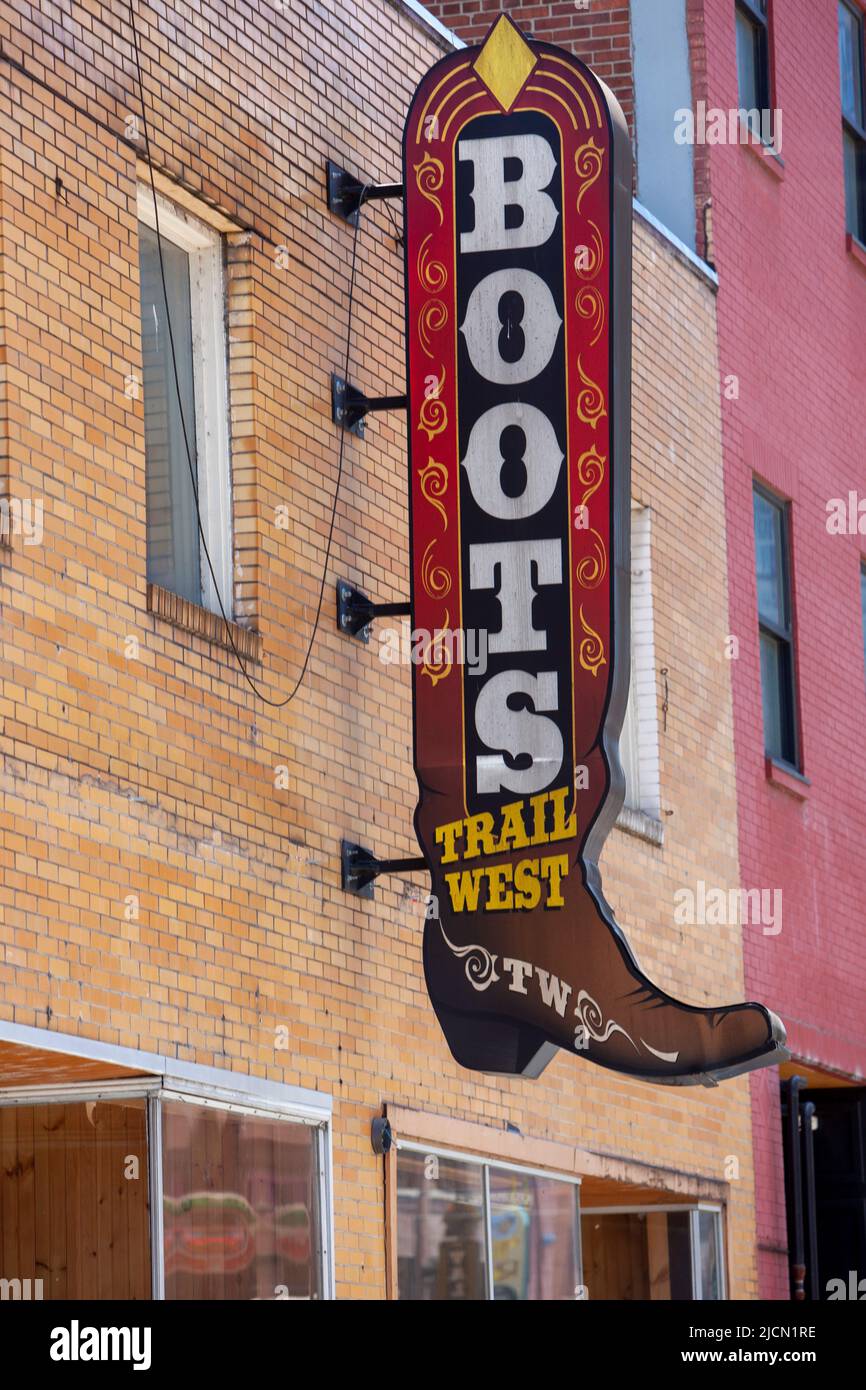 Boots Trail West Schild am Broadway in Nashville, Tennessee am 30.. Mai 2022. Stockfoto