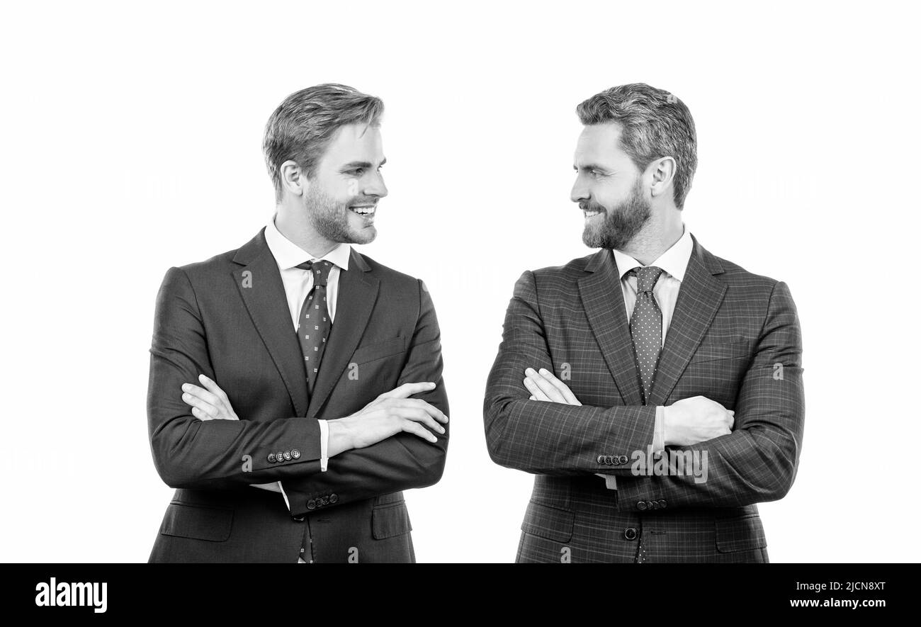 Selbstbewusste Geschäftsleute professionelle Männer in formalwear halten die Arme gekreuzt, Vertrauen Stockfoto