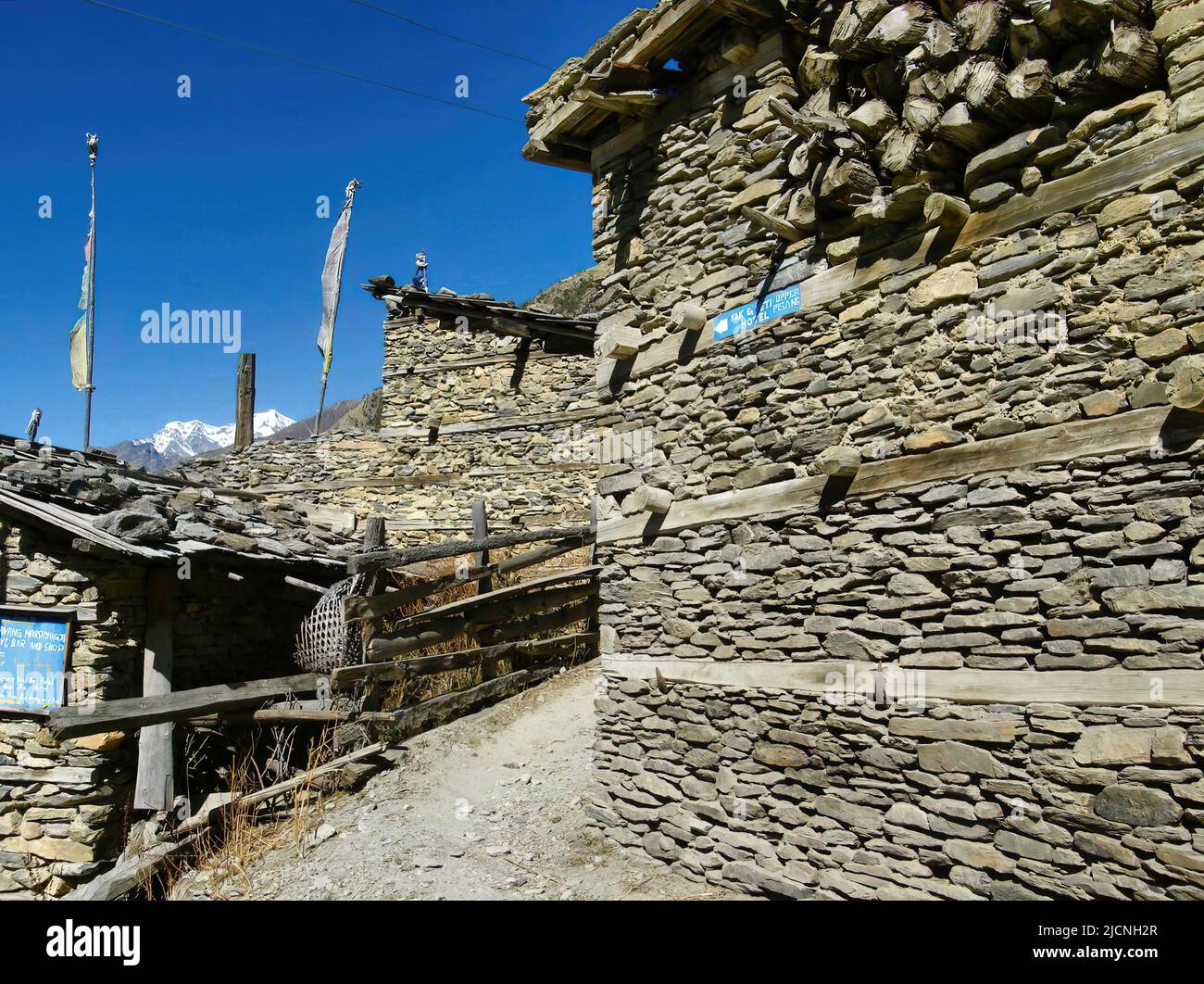 Upper Pisang Village, um Annapurna Trek, Manang District, Gandaki Zone, Nepal Himalaya, Nepal. Stockfoto