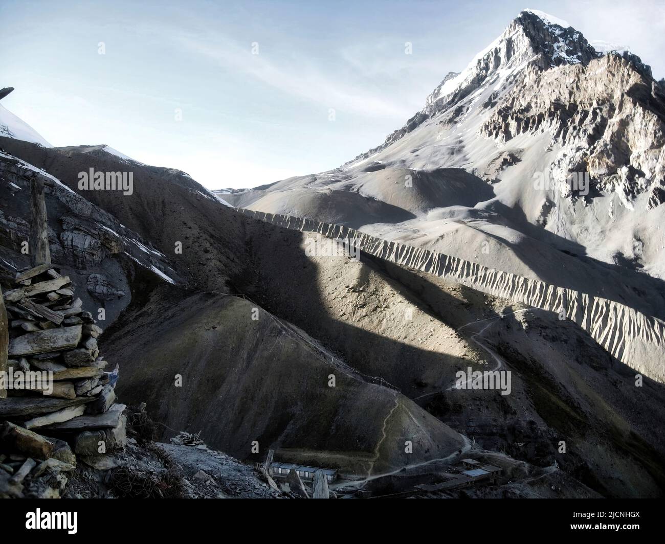 Yak Kharka (Annapurna Circuit Nepal) auf 4000 Metern Höhe entlang einer der schönsten Gebirgsketten der Welt Stockfoto