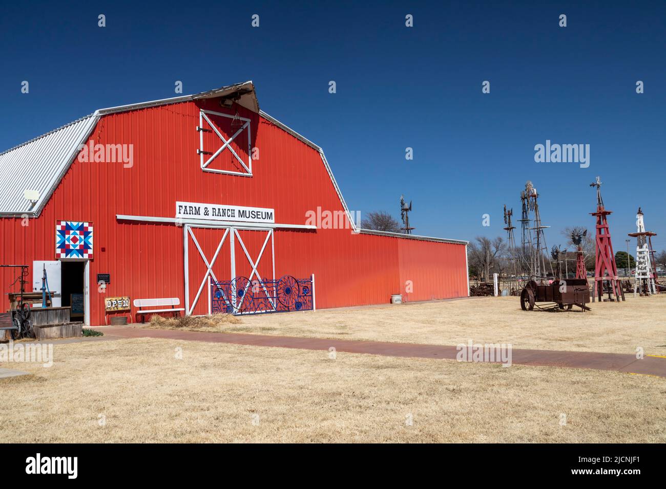Elk City, Oklahoma - The Farm and Ranch Museum at the National Route 66 Museum Complex. Diese Museumssammlung erzählt die Geschichte des Pioniers von Oklahoma Stockfoto