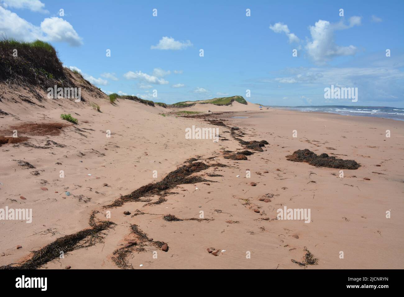 Atlantischer Sturm mit Wellen und grauem Wasser Stockfoto