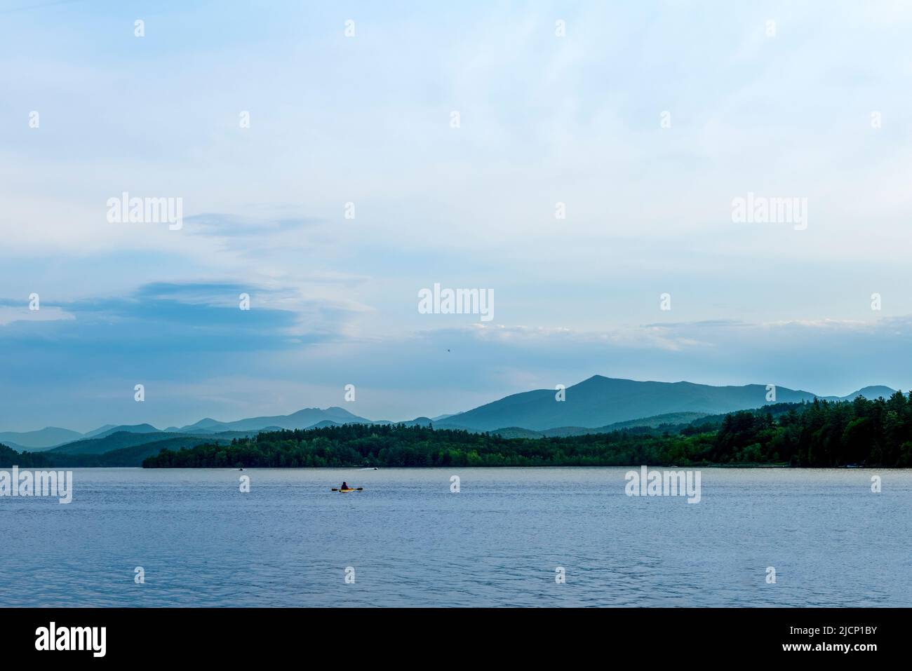 Luftaufnahme von Adirondack Berglandschaft Bilder, Bergsee. Stockfoto