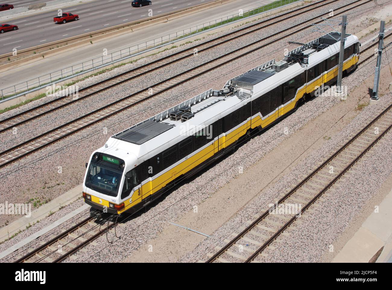 Dallas Area Rapid Transit (DART) Zug in Dallas Texas Stockfoto