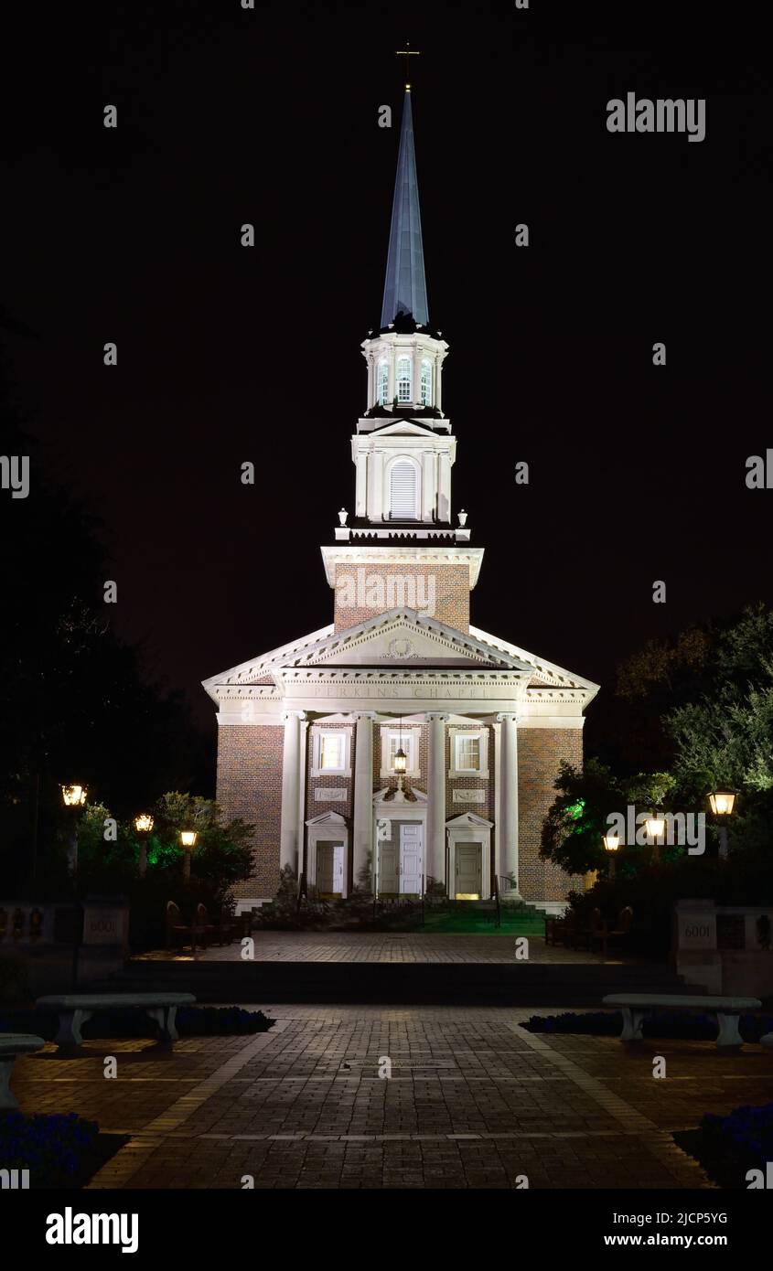 Perkins Chapel, nachts, auf dem Campus der Southern Methodist University in Dallas, Texas Stockfoto