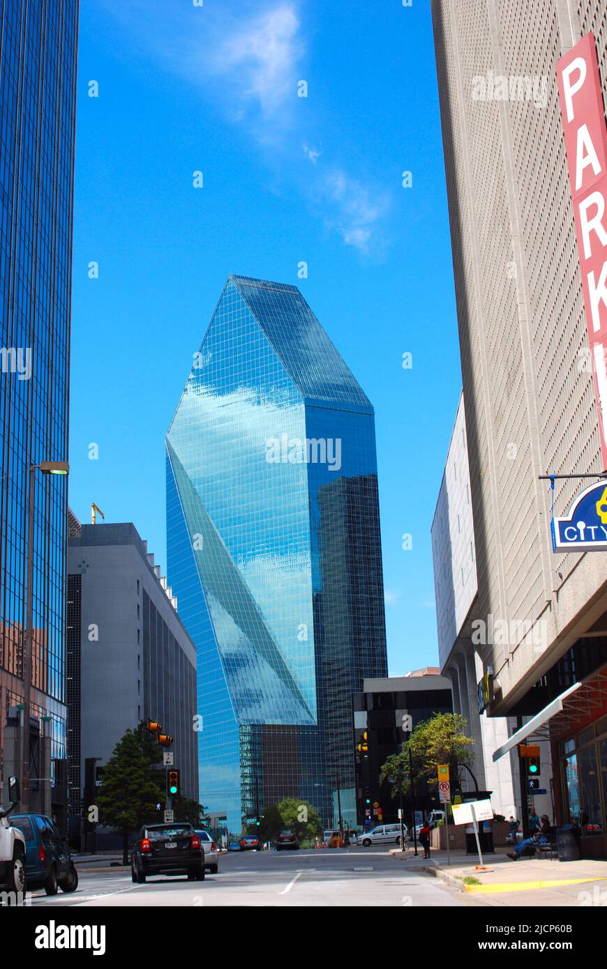 Hohe Wolkenkratzer in Downtown Dallas, Texas, Zement-, Stahl-, Glas-Gebäude Stockfoto
