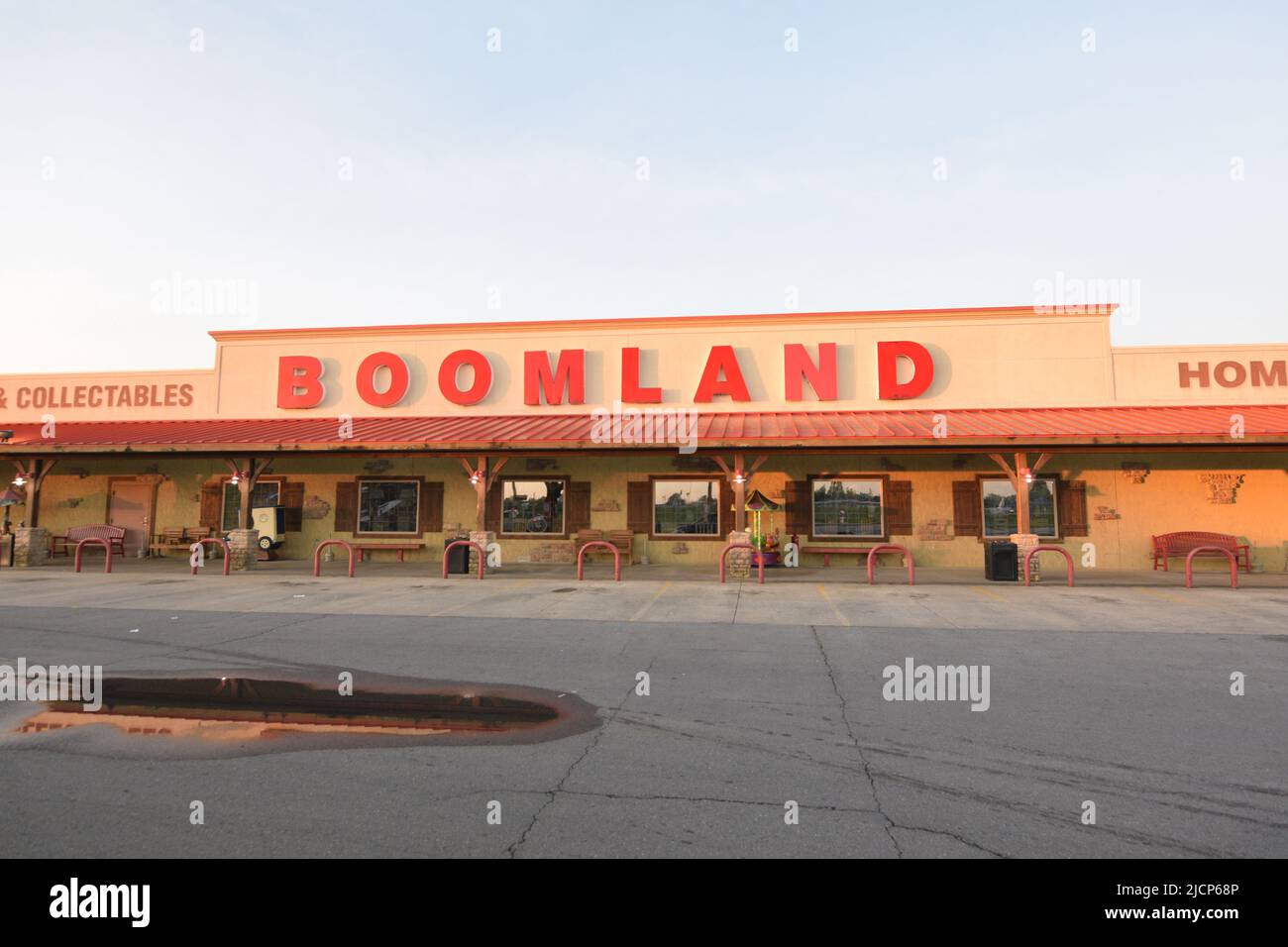 Boomland Feuerwerkskörper, Tankstelle und Souvenirladen in Charleston Missouri Stockfoto