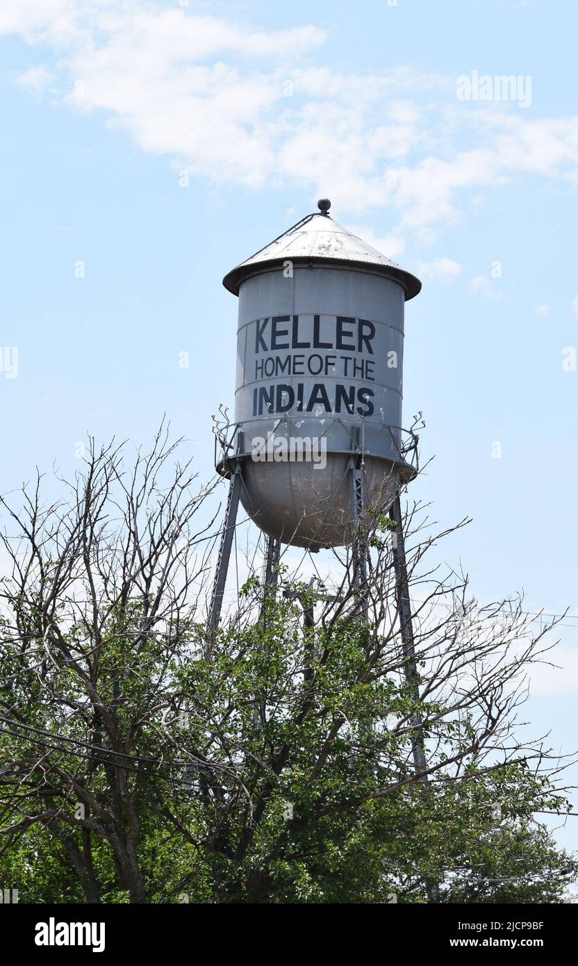 Alter Stahlwasserturm in Keller Texas; Heimat der Indianer Stockfoto