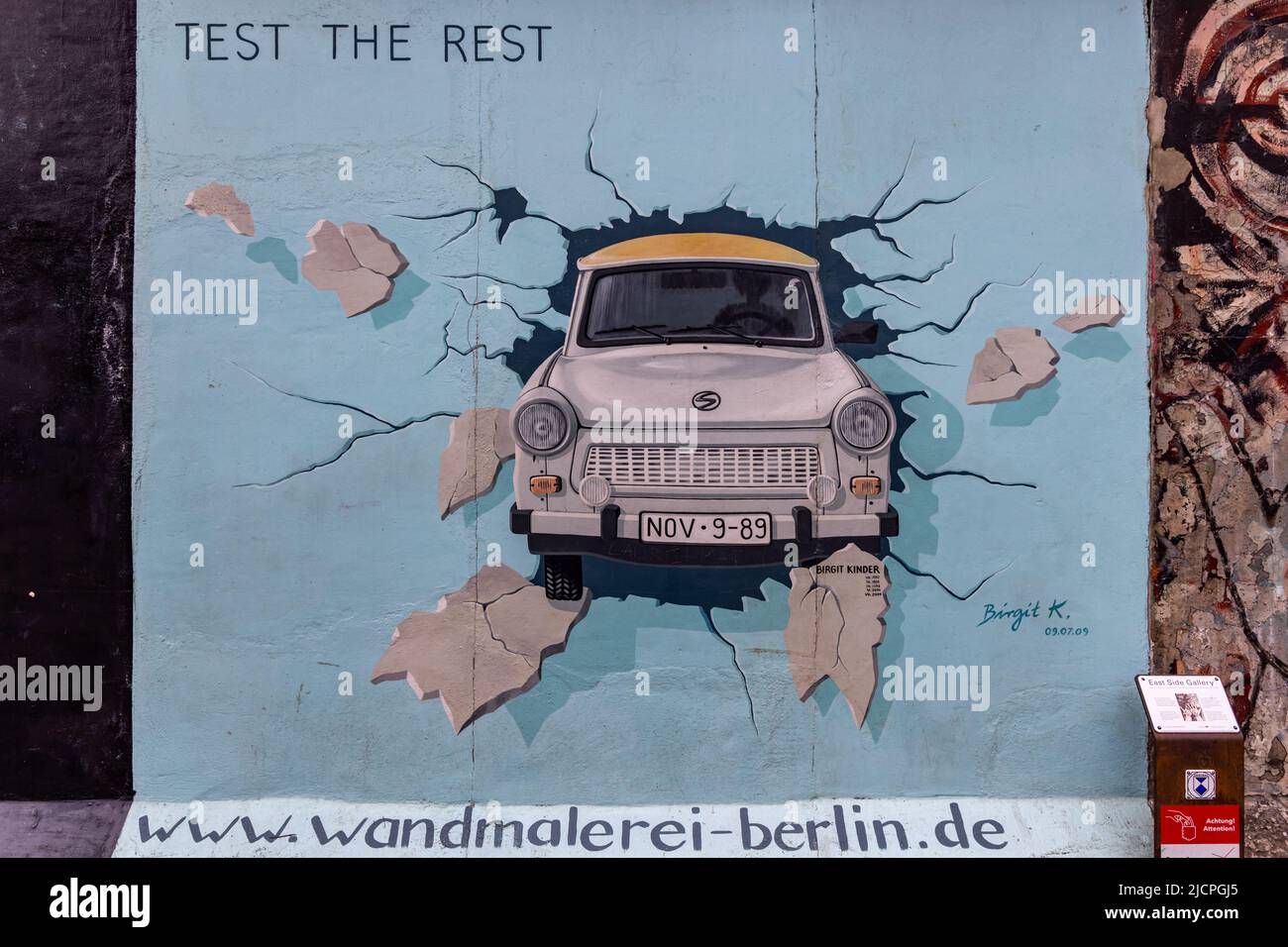 Trabant Mural, Berlin East Side Gallery, Street Art und Wandgemälde an der Berliner Mauer, Berlin, Deutschland, Europa Stockfoto