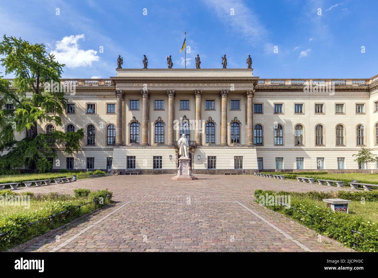 Humboldt-Universität am Boulevard unter den Linden in Berlin. Stockfoto