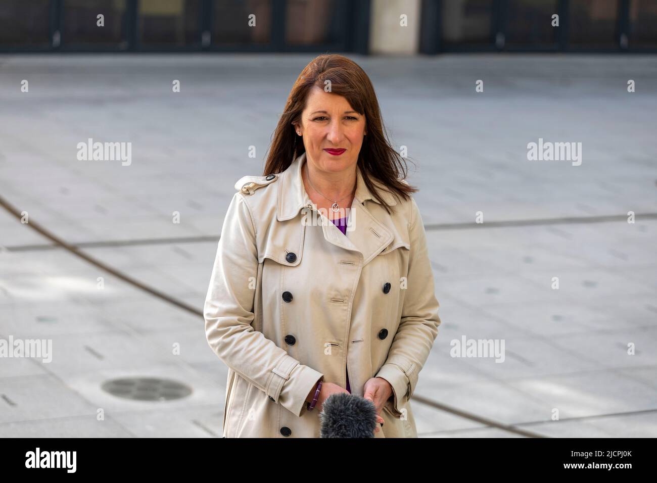 Rachel Reeves, Schattenkanzlerin der Schatzmeister, wird im BBC Broadcasting House am Langham Place interviewt. Bild aufgenommen am 12.. Juni 2022. © Stockfoto