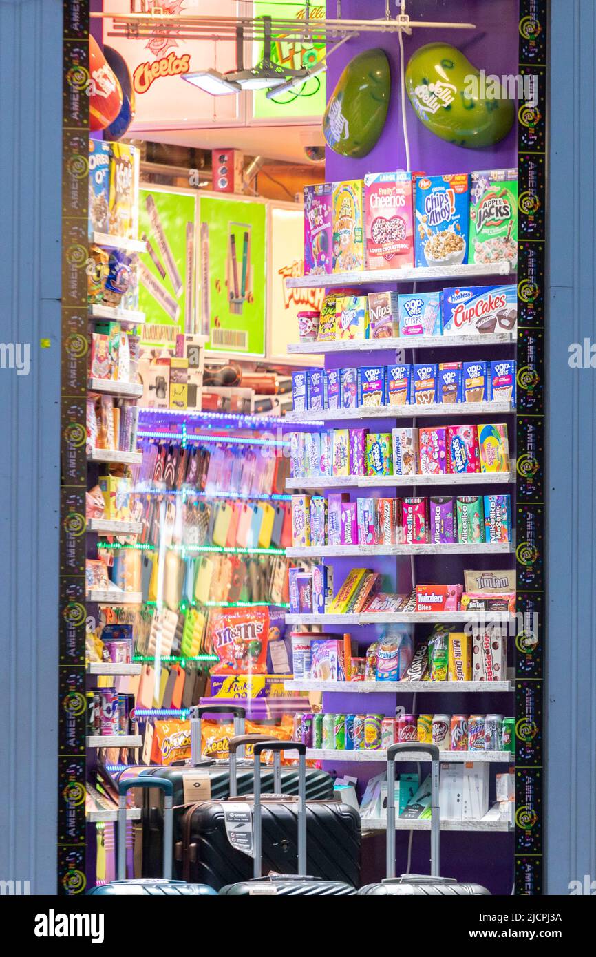 American Candy Shops sind in der Oxford Street drastisch angestiegen, die nun wegen angeblicher Geldwäsche durch den Westminster Council mit Bewährungen konfrontiert werden Stockfoto