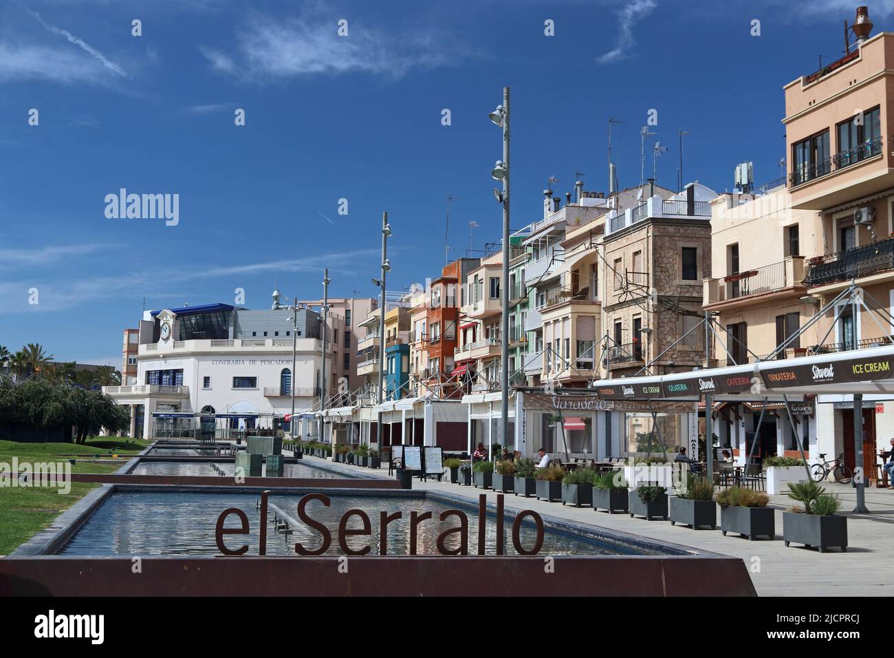 Sanierte Fläche von El Serrallo, dem Hafengebiet von Tarragona Stockfoto