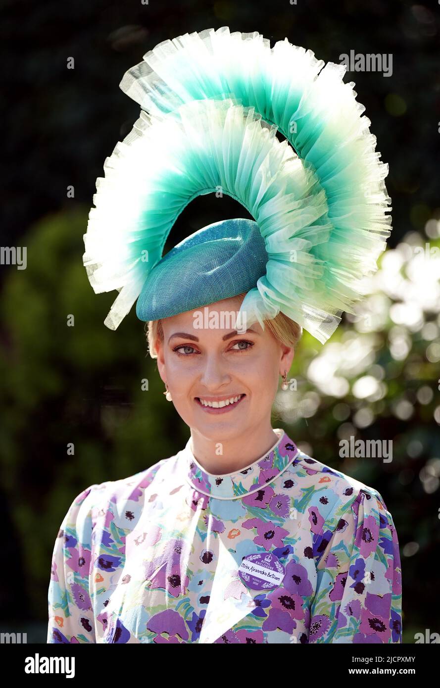 Rennfahrerin Alexandra Bertram am zweiten Tag von Royal Ascot auf der Rennbahn Ascot. Bilddatum: Mittwoch, 15. Juni 2022. Stockfoto