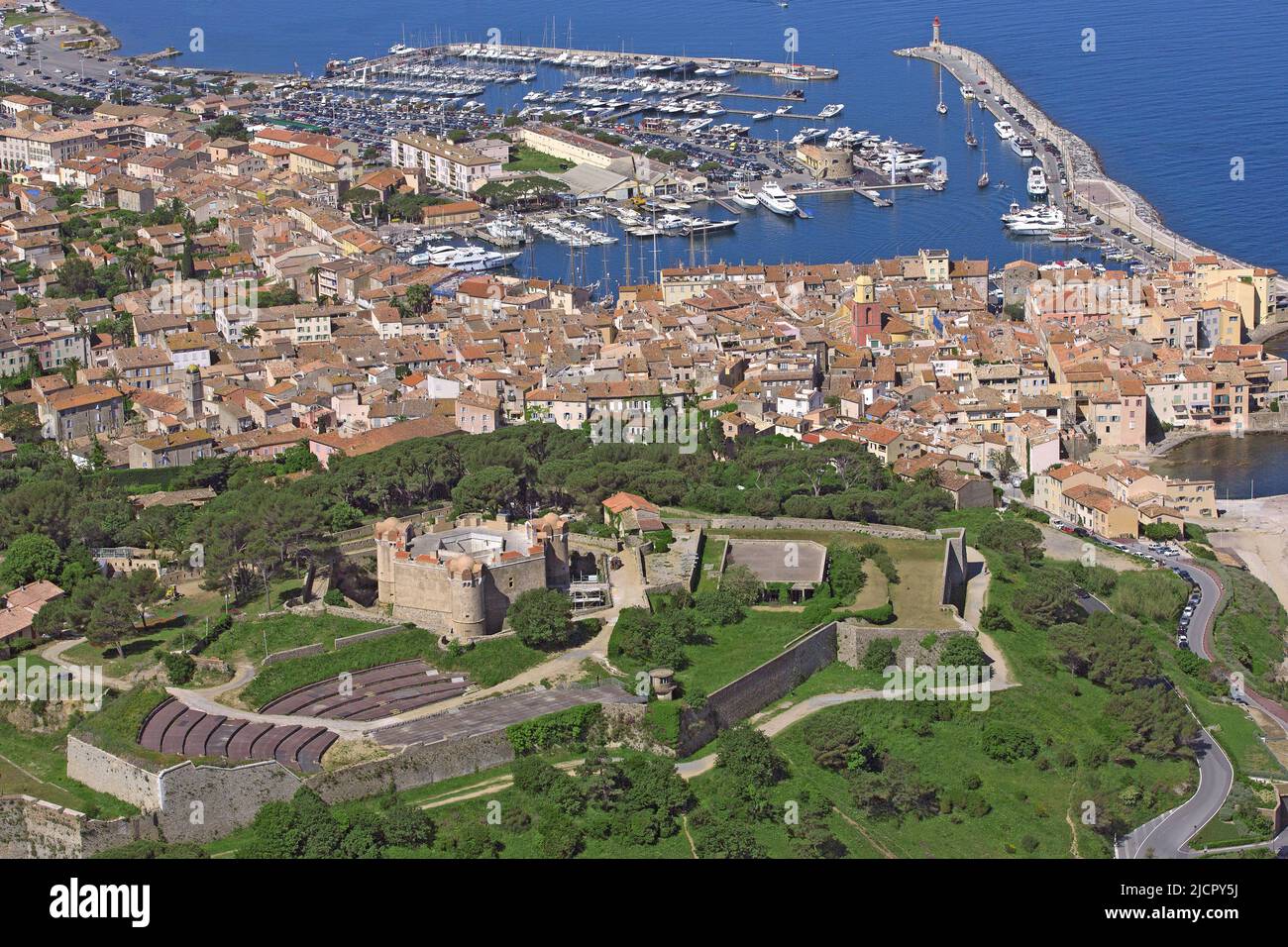Frankreich, Var, Saint Tropez, Touristenhafen (Marina) der Côte d'Azur, Luftaufnahmen Stockfoto