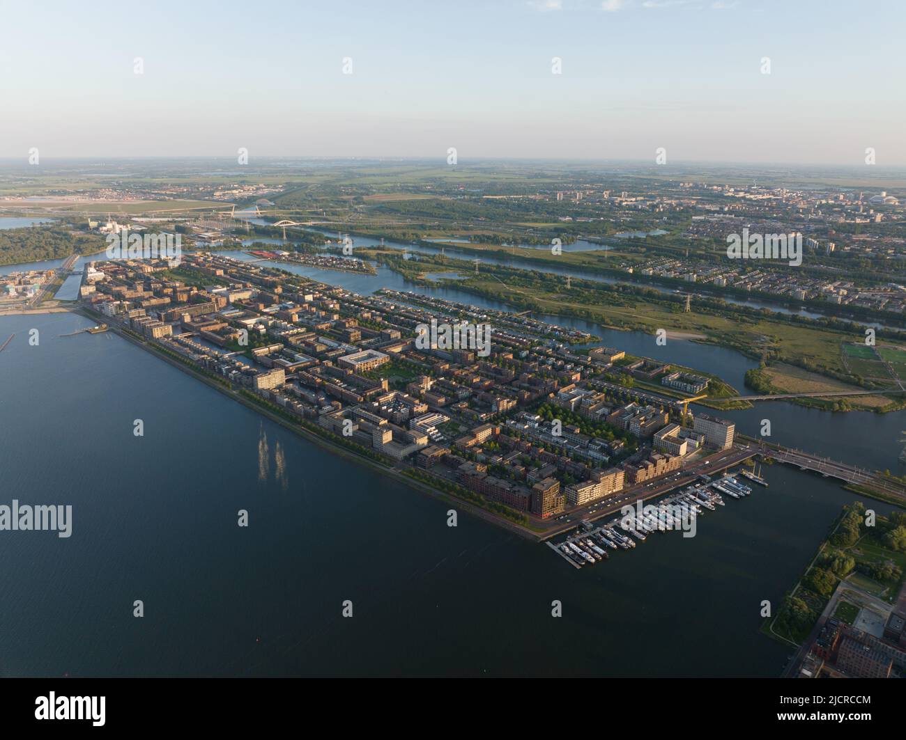 Amsterdam IJburg knstliche Insel modernes Wohngebiet Smart City Cityscape  am Wasser Ijmeer. Stadthuser Gebude Stadtumgebung Bereich Stockfotografie  - Alamy