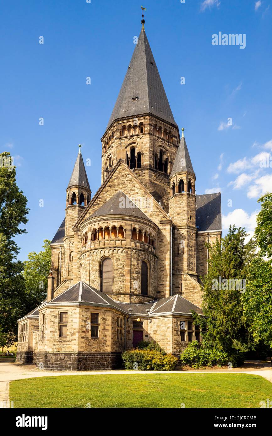 Temple Neuf ist eine evangelische Kirche in Metz auf Petit-Saulcy, die von der Mosel umgeben ist. Hauptstadt von Lothringen, Frankreich. Stockfoto