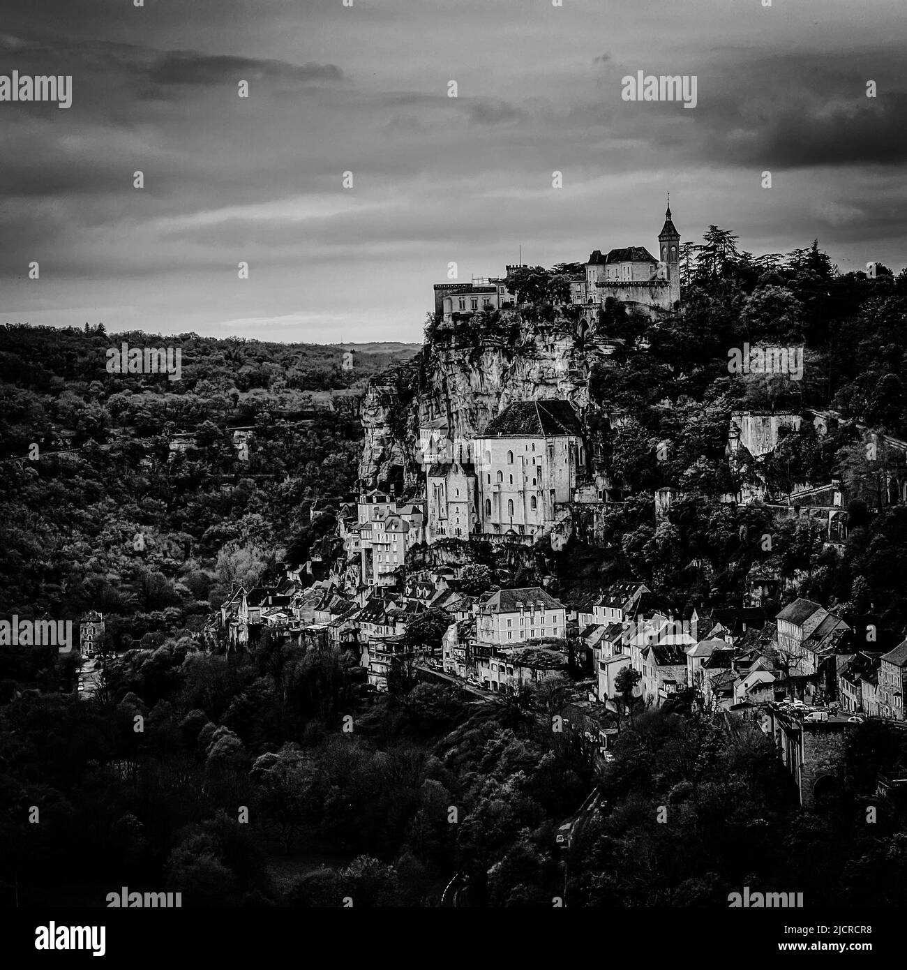 Schönes Dorf Rocamadour in Lot Department, Südwest-Frankreich. Sein Heiligtum der seligen Jungfrau Maria, hat seit Jahrhunderten Pilger angezogen. Stockfoto