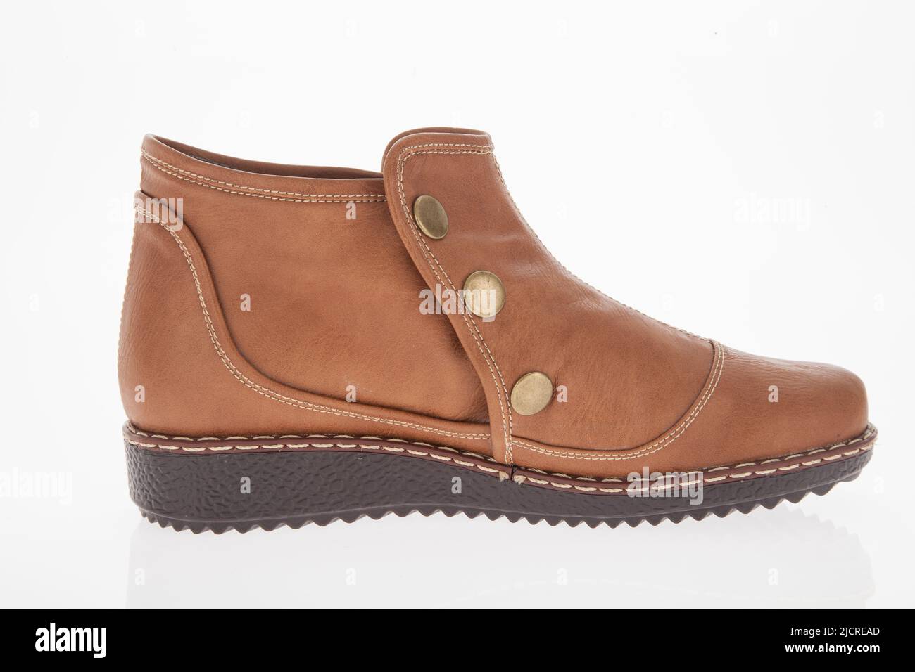 Schuh braun Leder Stiefel für Mann auf weißem Hintergrund. Stockfoto