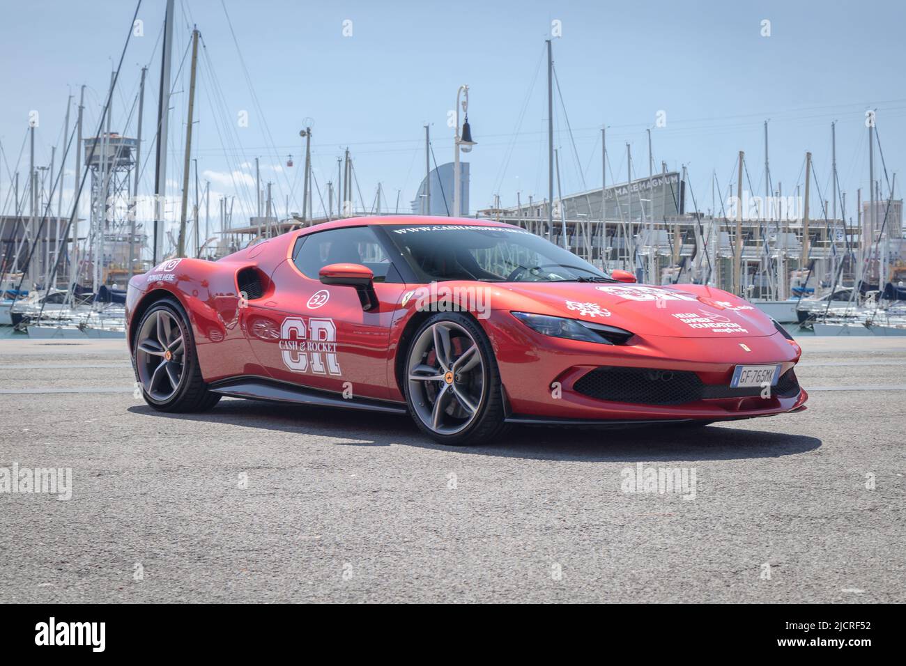 BARCELONA, SPANIEN-9. JUNI 2022: Ferrari 296 GTB (Typ F171) in Barcelona Stockfoto