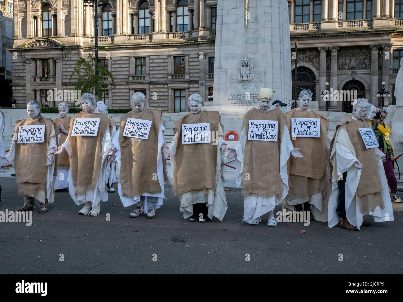 Glasgow, Schottland. VEREINIGTES KÖNIGREICH. 4.. November 2021: Demonstranten am George Square. Stockfoto