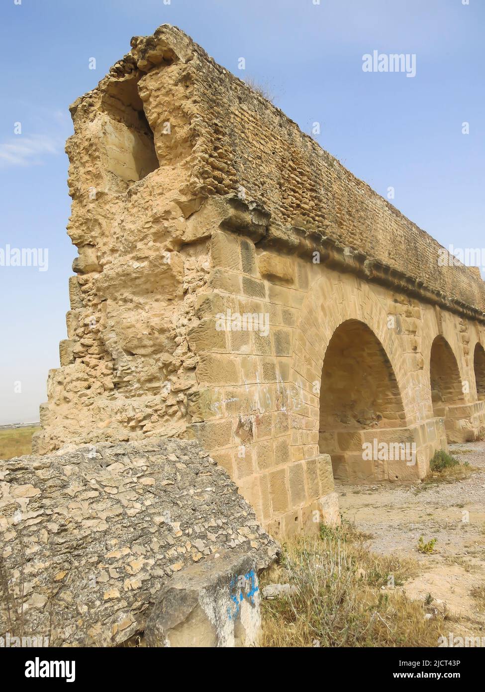 Teilansicht des römischen Aquädukts - Tunesien Stockfoto