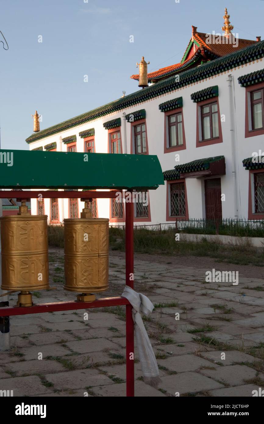 Das Kloster Gandan wurde seit 1990 restauriert und revitalisiert. Der tibetische Name bedeutet übersetzt "großer Ort der vollkommenen Freude". Es ist jetzt vorbei Stockfoto