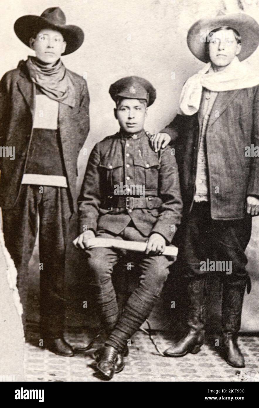 Mike Foxhead, war ein First Nations Soldat, der im Laufe des Ersten Weltkriegs in der kanadischen Expeditionstruppe diente. Ca 1916 Stockfoto